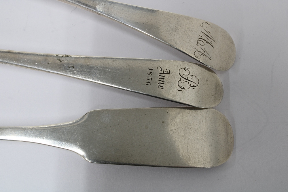 Scottish provincial silver dessert spoon, fiddle pattern, Alexander Grant, Aberdeen c1825, an old - Image 3 of 4