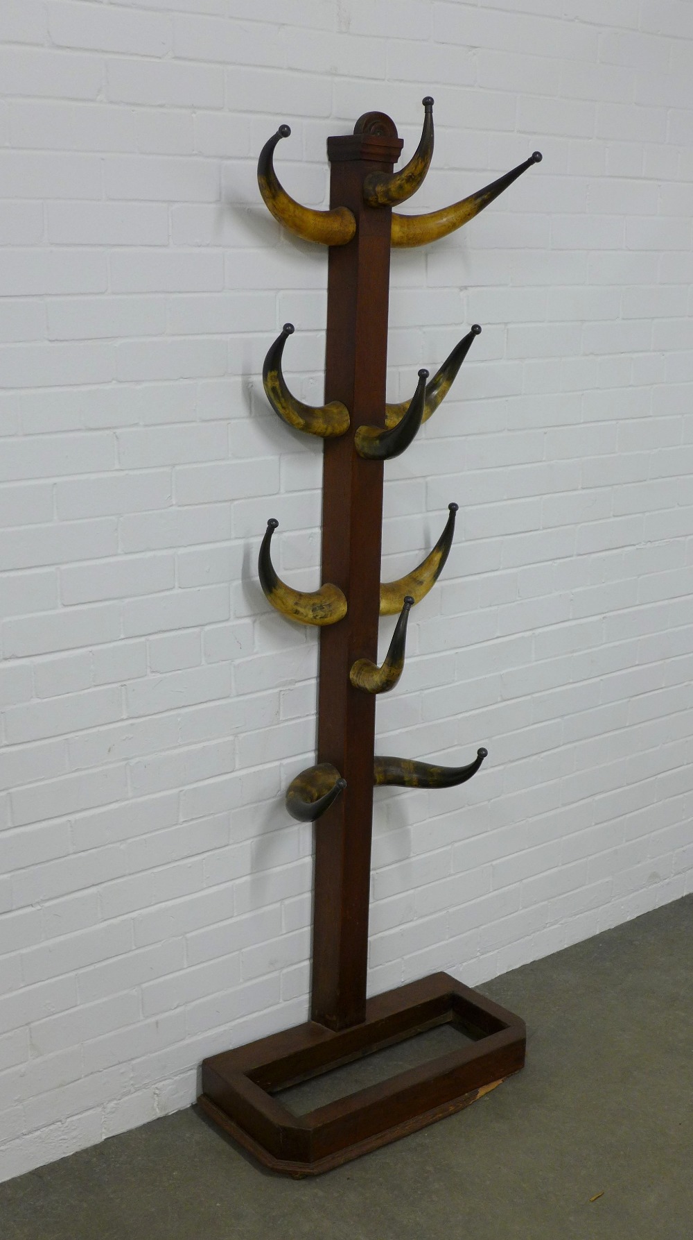 Late 19th / early 20th century cow horn hat and coat stand, 64 x 190cm. - Image 2 of 3