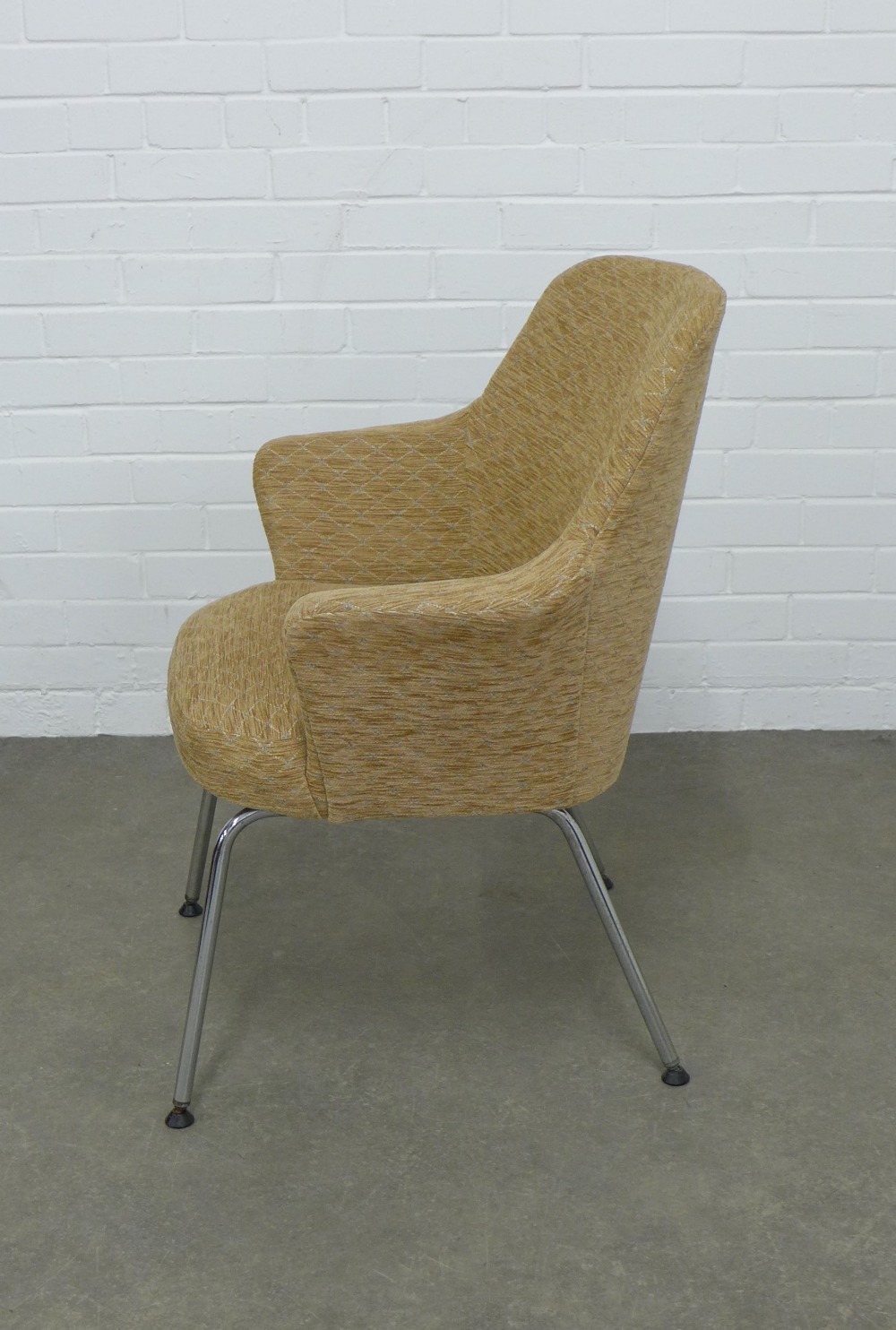 Knoll Saarinen / Eames style armchair on chrome legs, 74 x 84 x 45cm. - Image 3 of 3