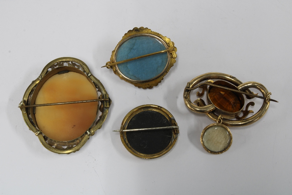 Four late 19th / early 20th century brooches to include pietra dura, cameo and citrine, etc (4) - Image 2 of 2