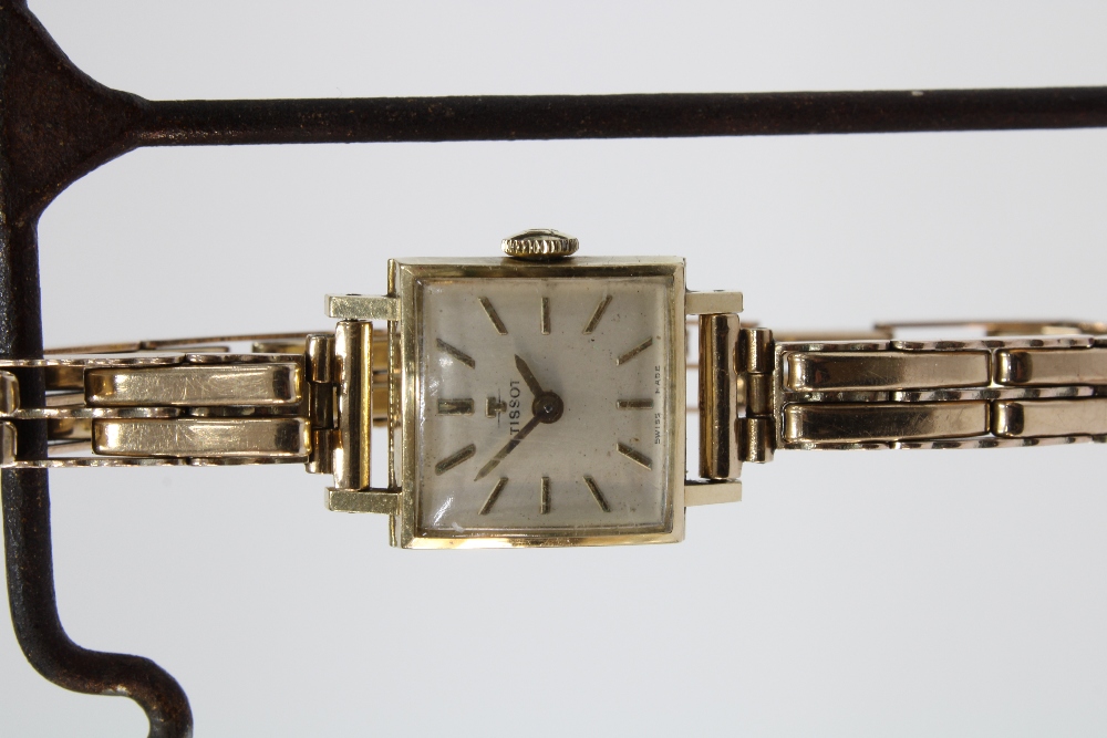 TISSOT, ladies vintage 14ct gold cased wristwatch on a 9ct gold bracelet strap, stamped 375 - Bild 4 aus 7