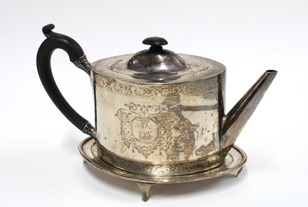Georgian silver teapot and stand, Edinburgh 1791 (2)