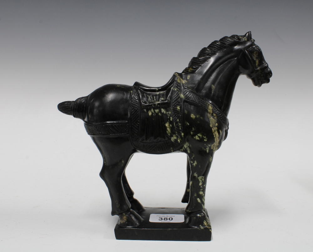 Modern Tang style marbled resin horse on rectangular base, 22cm tall - Image 2 of 2