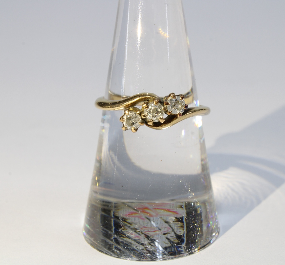 18ct gold three stone diamond ring, stamped 18CT - Image 2 of 4