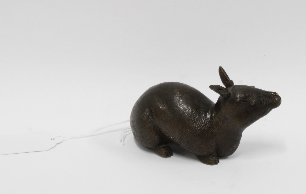 Bronze figure of a rat, likely Japanese, with a textured finish, 11cm long - Image 2 of 2