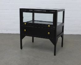 Ebonised side table / cabinet with glazed vitrine top, 55 x 61 x 40cm.