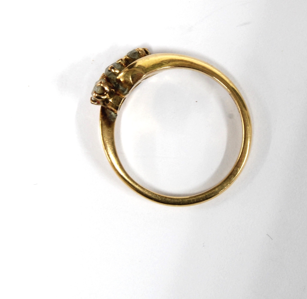 18ct gold three stone diamond ring, stamped 18CT - Image 4 of 4