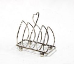 Silver love heart shaped toast rack, Birmingham 1938 . 9.5cm