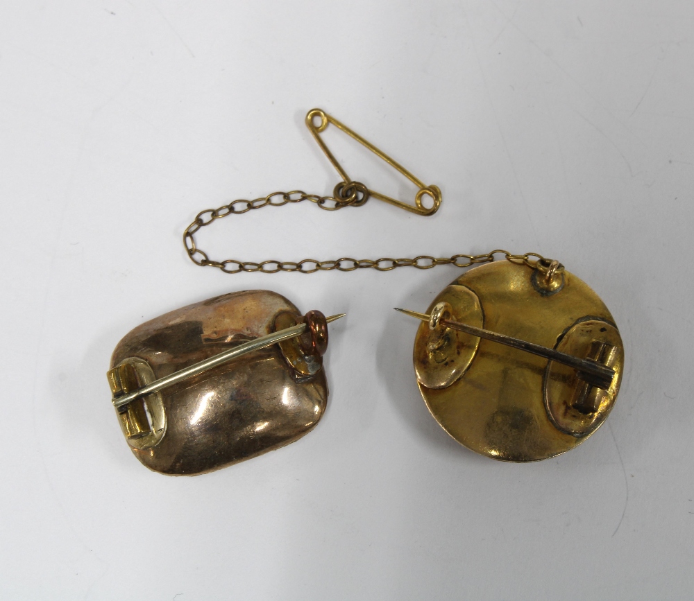 Scottish hardstone brooch and a citrine brooch together with a hardstone intaglio seal, all in - Image 2 of 3