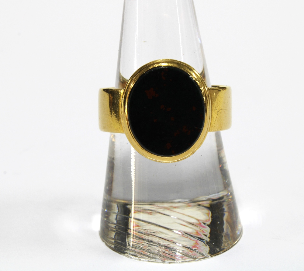 Gents Victorian 18ct gold bloodstone agate ring