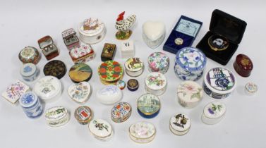 A quantity of pill boxes and trinket boxes to include a Halcyon Days limited edition Doors of Dubli