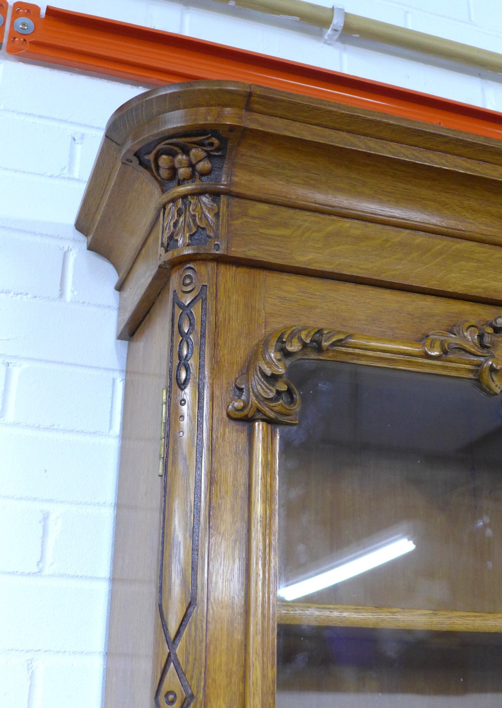 Large oak breakfront library bookcase, early 20th century, cornice top with acorn carving over - Image 4 of 5