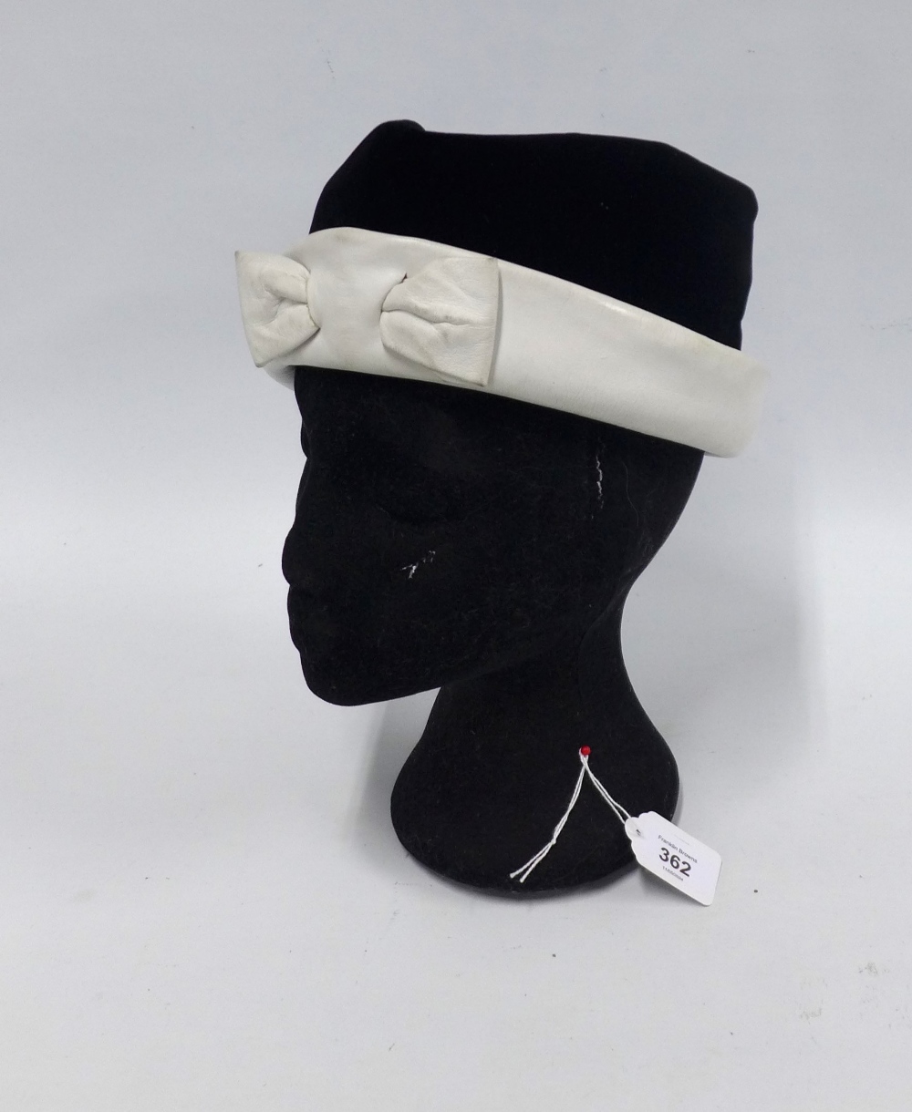 CHRISTIAN DIOR, vintage hat in black velvet with white leather band and bow, labelled Christian Dior - Image 2 of 2