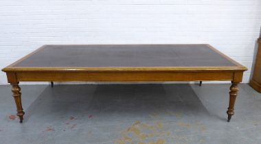 Early 20th century large oak library or boardroom table, rectangular top with inset skiver and