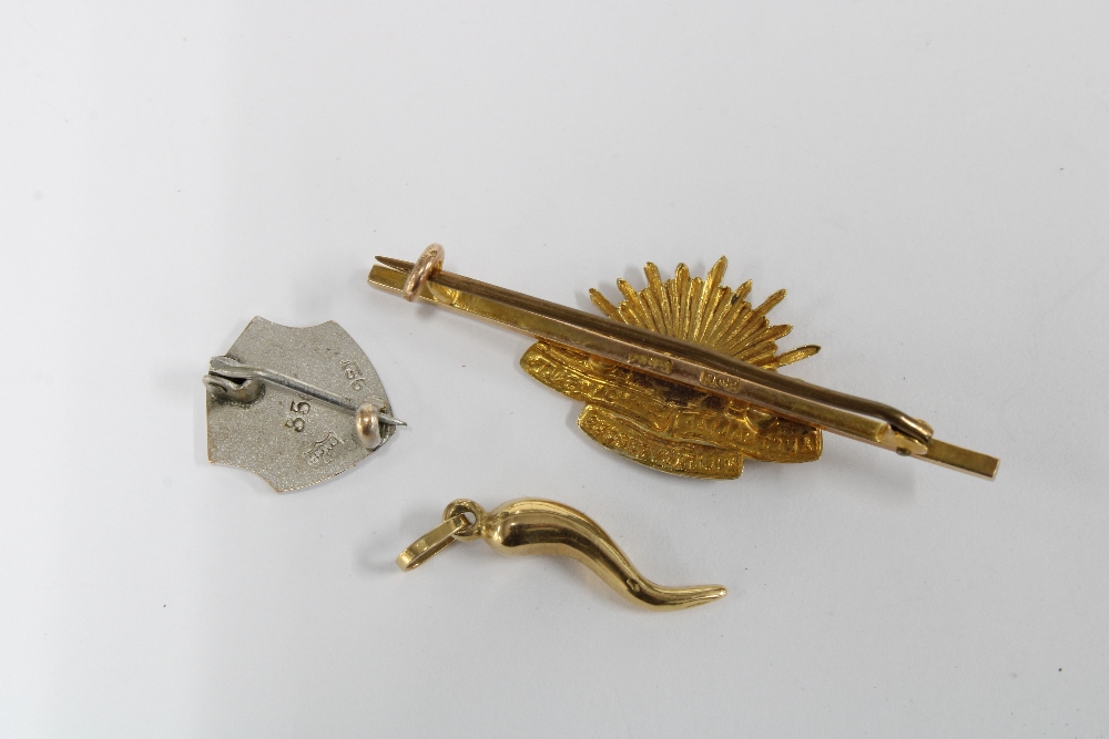Australian Commonwealth Military Forces 9ct gold brooch, 9ct gold 10 year lapel pin by Mappin & Webb - Image 2 of 2
