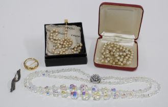 Costume jewellery to include faux pearls, brooches and beads, etc