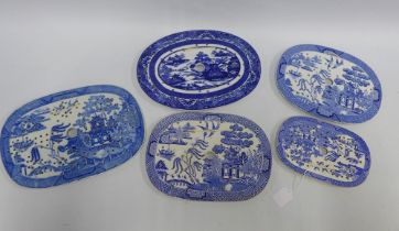 Five Willow pattern blue and white transfer printed mazarine drainers to include Copeland &