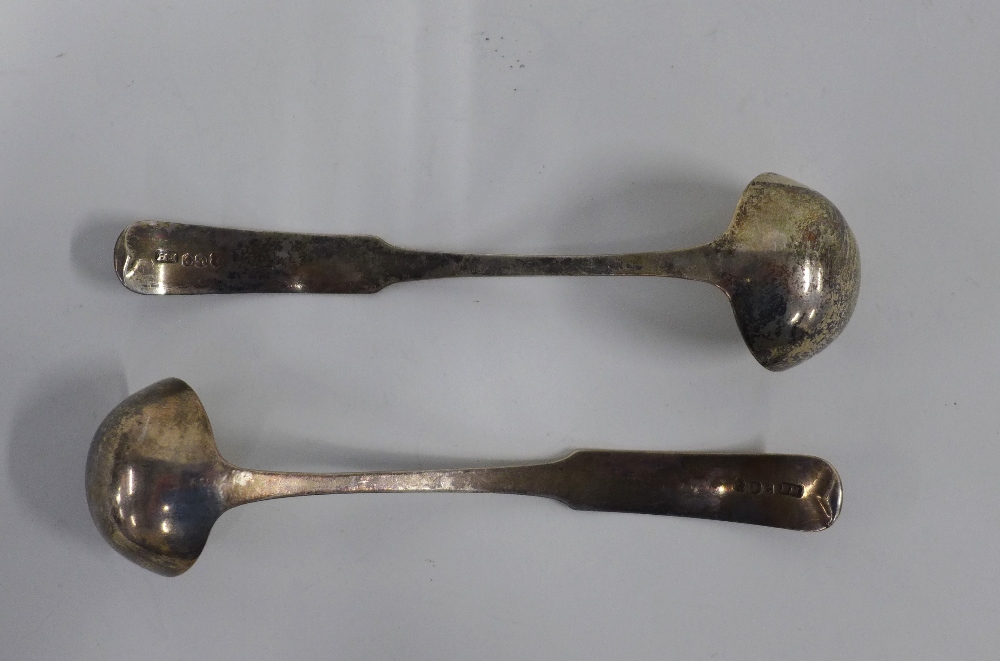A pair of Georgian silver toddy ladles, oar pattern, Francis Howden, Edinburgh 1810, 15cm (2) - Image 2 of 3