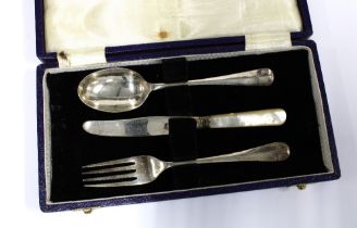 Silver Christening set with fork, spoon and mother of pearl handled knife, Sheffield 1977 / 1980