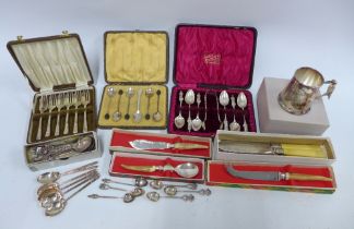 A collection of cased flatware cutlery to include a set of silver coffee bean handled teaspoons, etc