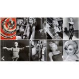 FOTOGRAFIE | 7 Pressefotos von Marilyn Monroe und 1 Notenblatt "Some Like It Hot"