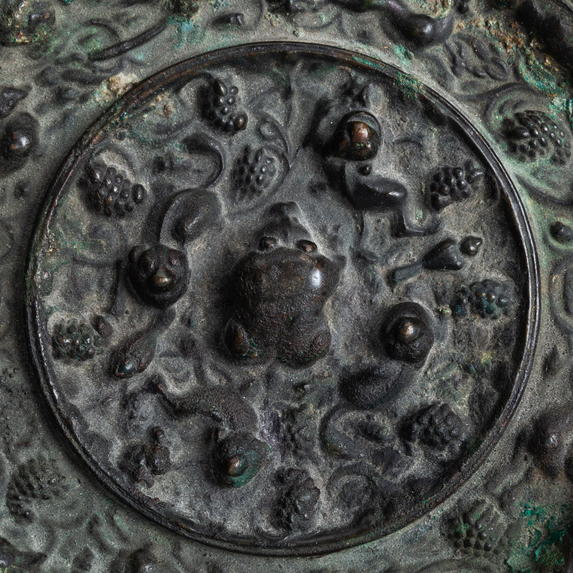 A GROUP OF FIVE BRONZE MIRRORS, HAN DYNASTY AND LATER - Bild 3 aus 20
