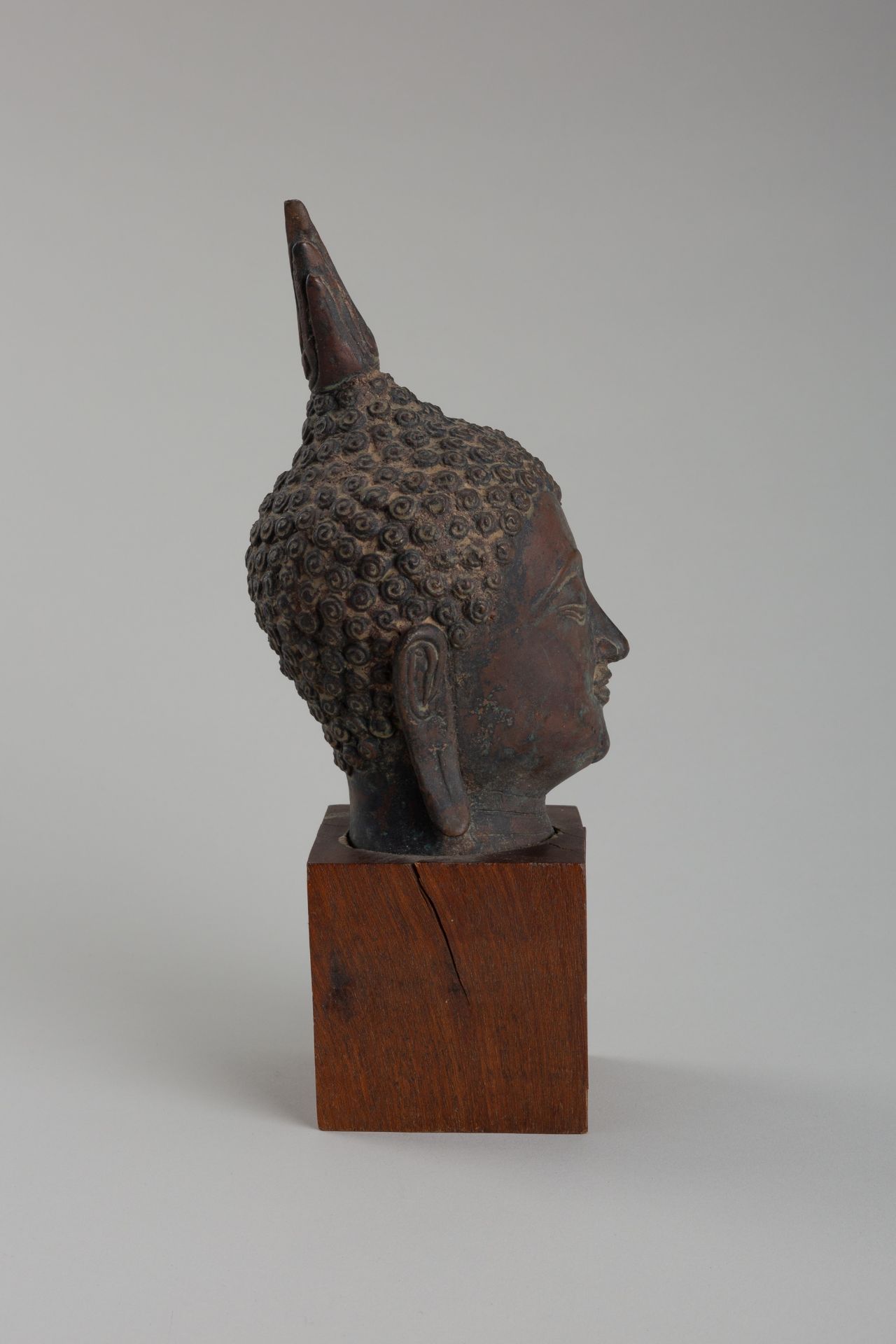 A BRONZE HEAD OF BUDDHA, SUKHOTHAI STYLE - Bild 10 aus 12