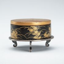 A MINIATURE GOLD LACQUER 'FLORAL' BOX, MEIJI