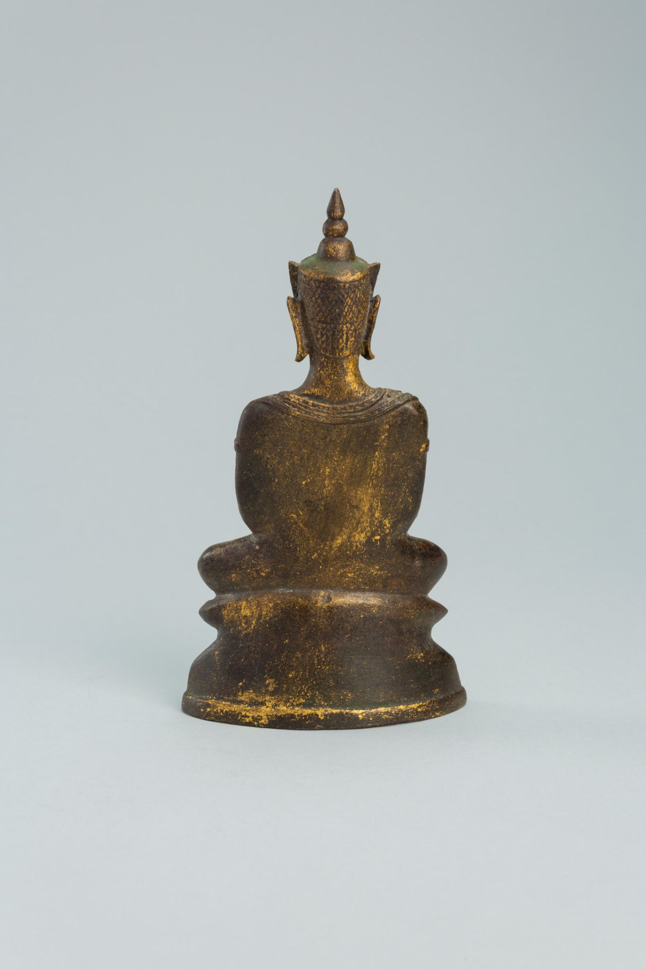 A THAI BRONZE FIGURE OF BUDDHA, AYUTTHAYA STYLE - Bild 5 aus 10