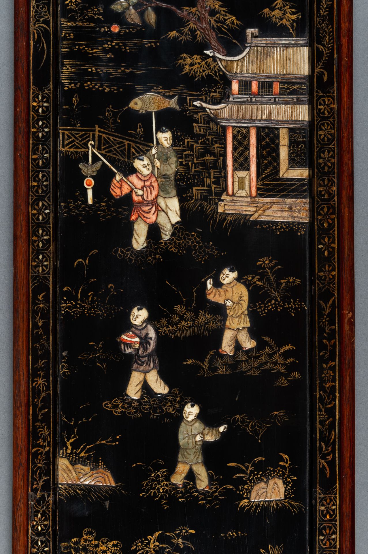 A PAIR OF INLAID LACQUERD WOOD PANELS, LATE QING - Image 13 of 16