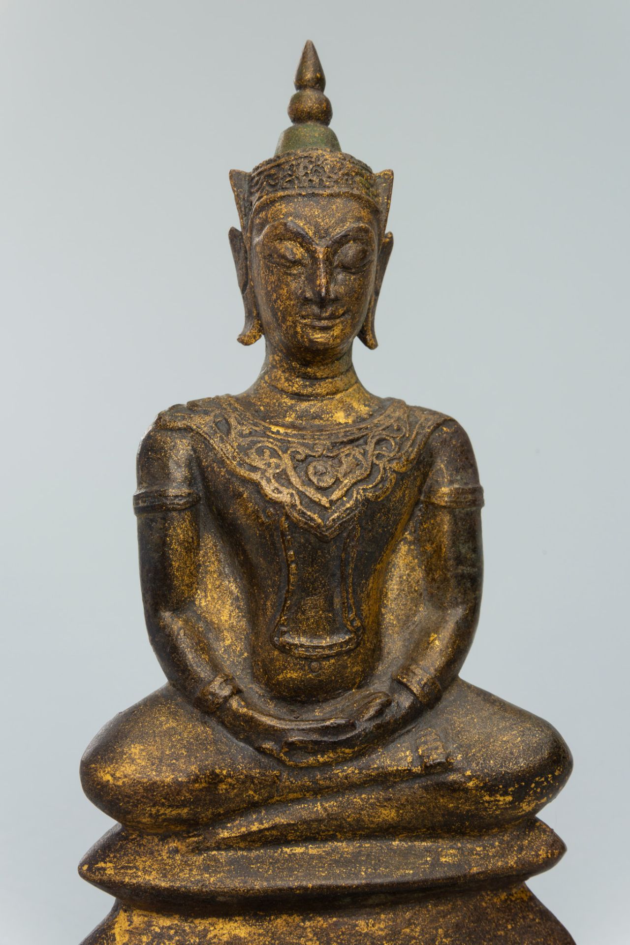 A THAI BRONZE FIGURE OF BUDDHA, AYUTTHAYA STYLE - Bild 6 aus 10