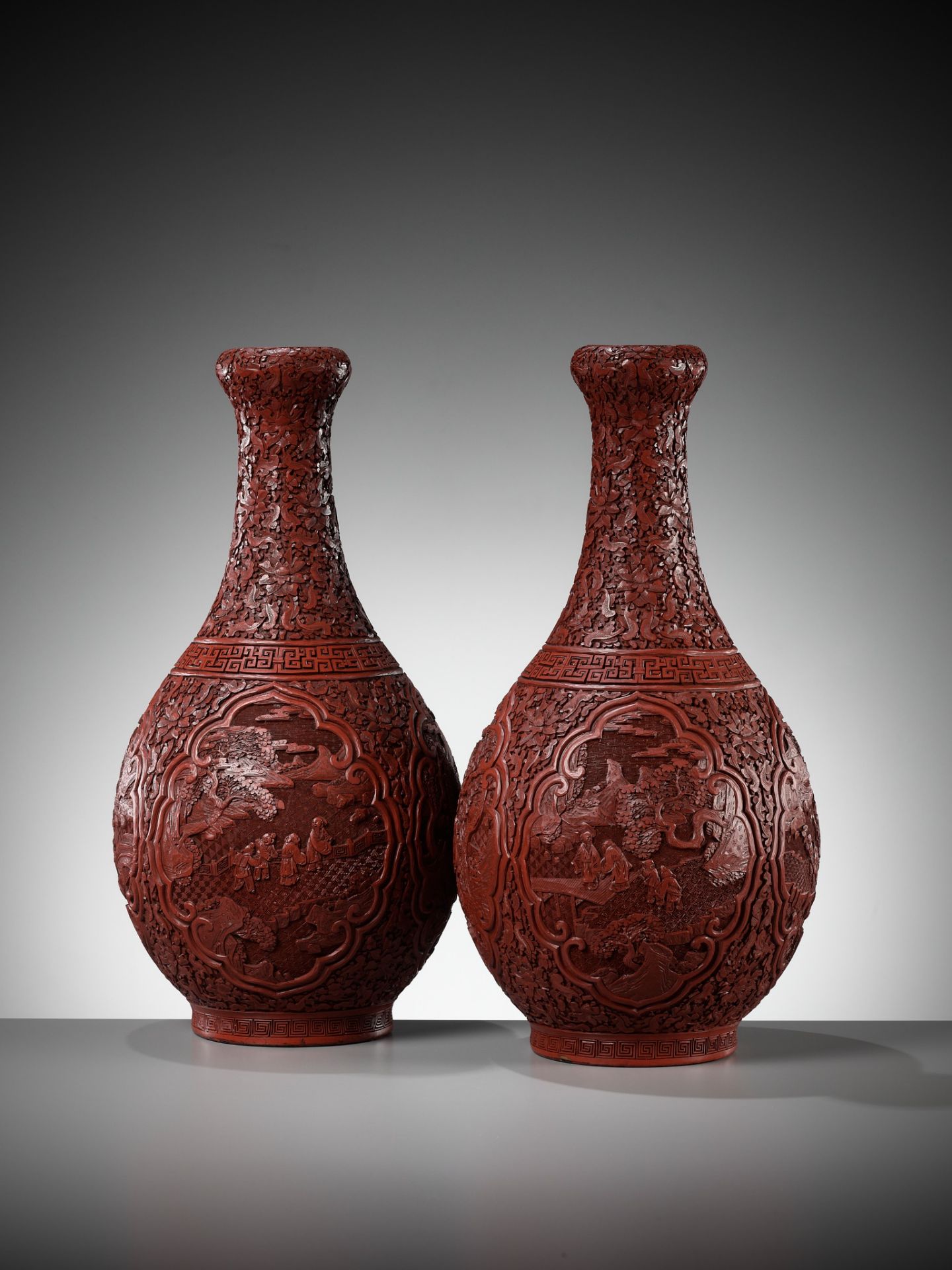 A PAIR OF LARGE CINNABAR LACQUER GARLIC HEAD VASES, CHINA, 1800-1850 - Image 10 of 14