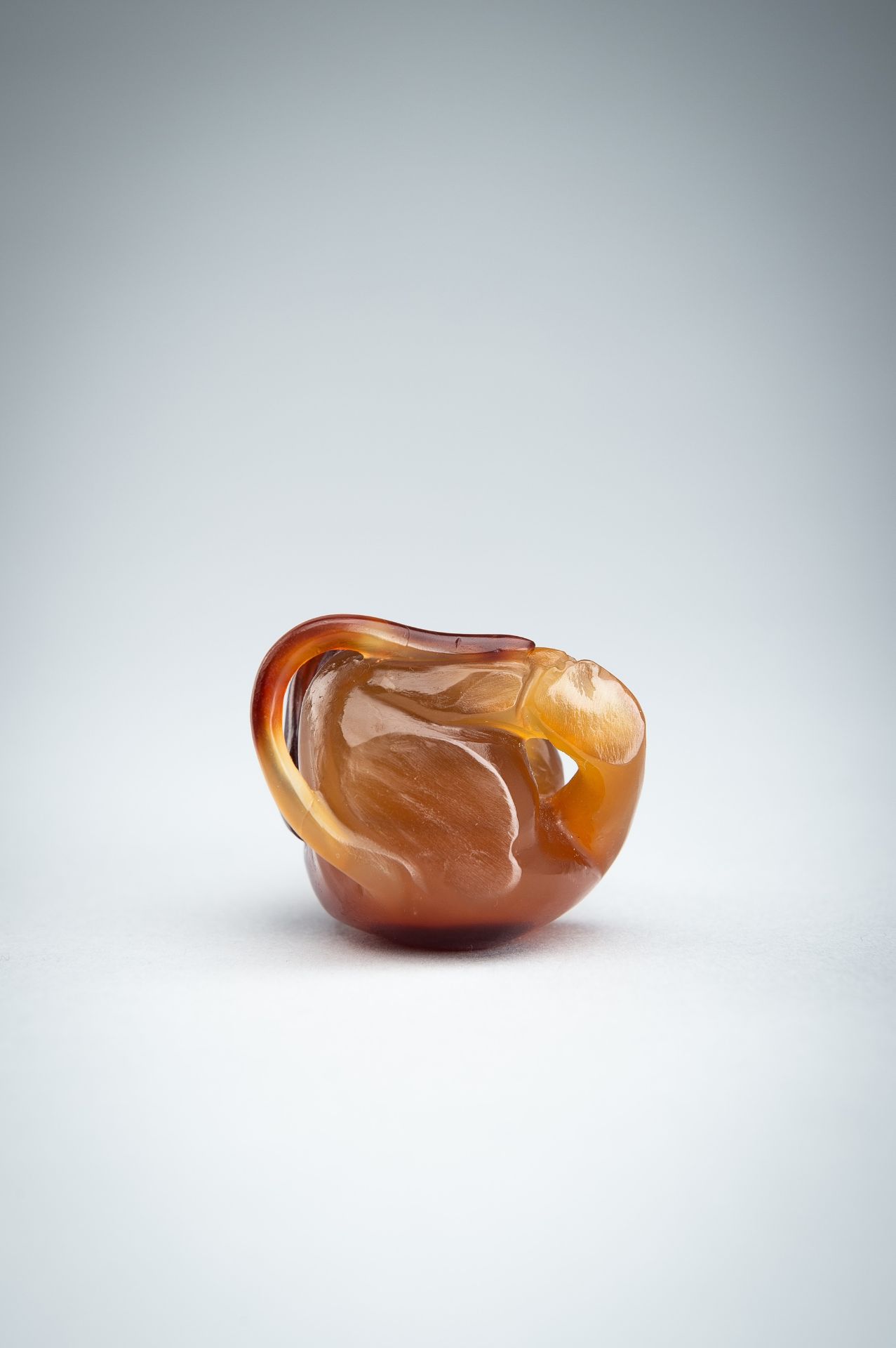 AN AGATE CARVING OF A MONKEY WITH PEACH, c. 1920s - Image 12 of 13