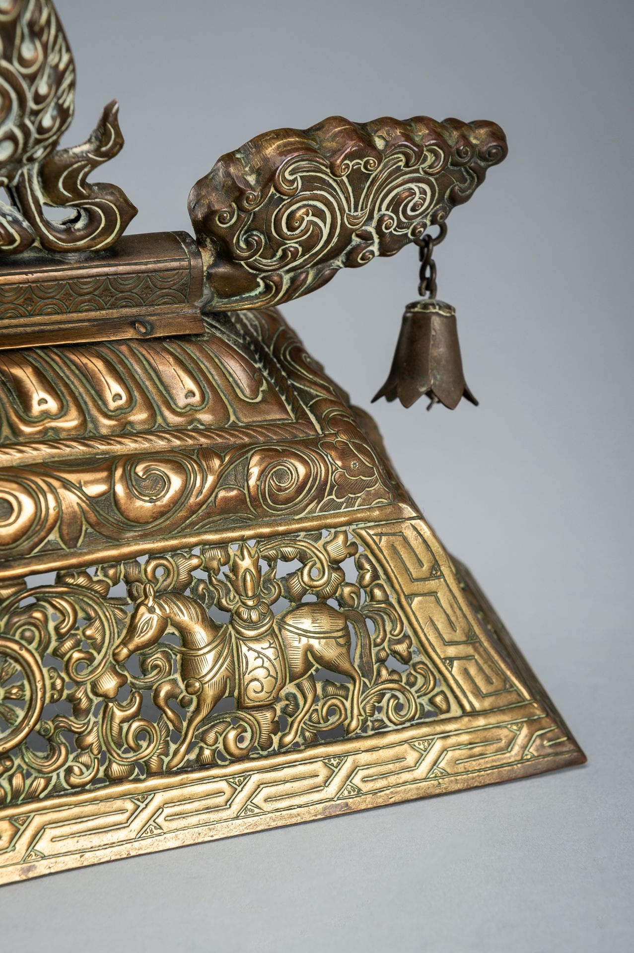 A GILT COPPER REPOUSSE CENSER AND RETICULATED COVER, FANGDING, QING DYNASTY - Image 16 of 20