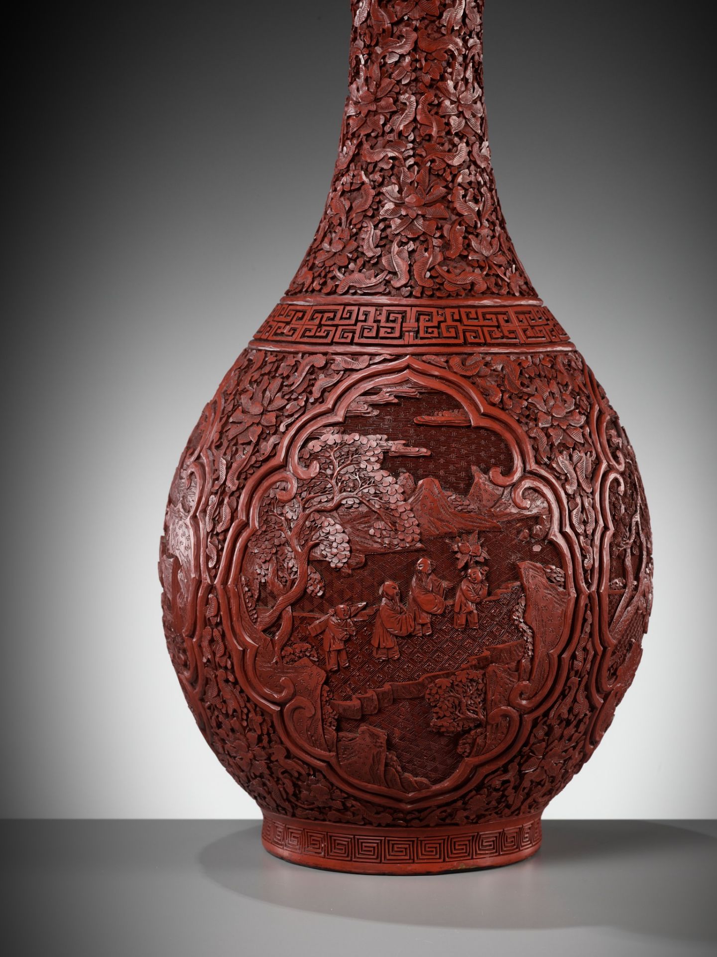 A PAIR OF LARGE CINNABAR LACQUER GARLIC HEAD VASES, CHINA, 1800-1850 - Image 6 of 14