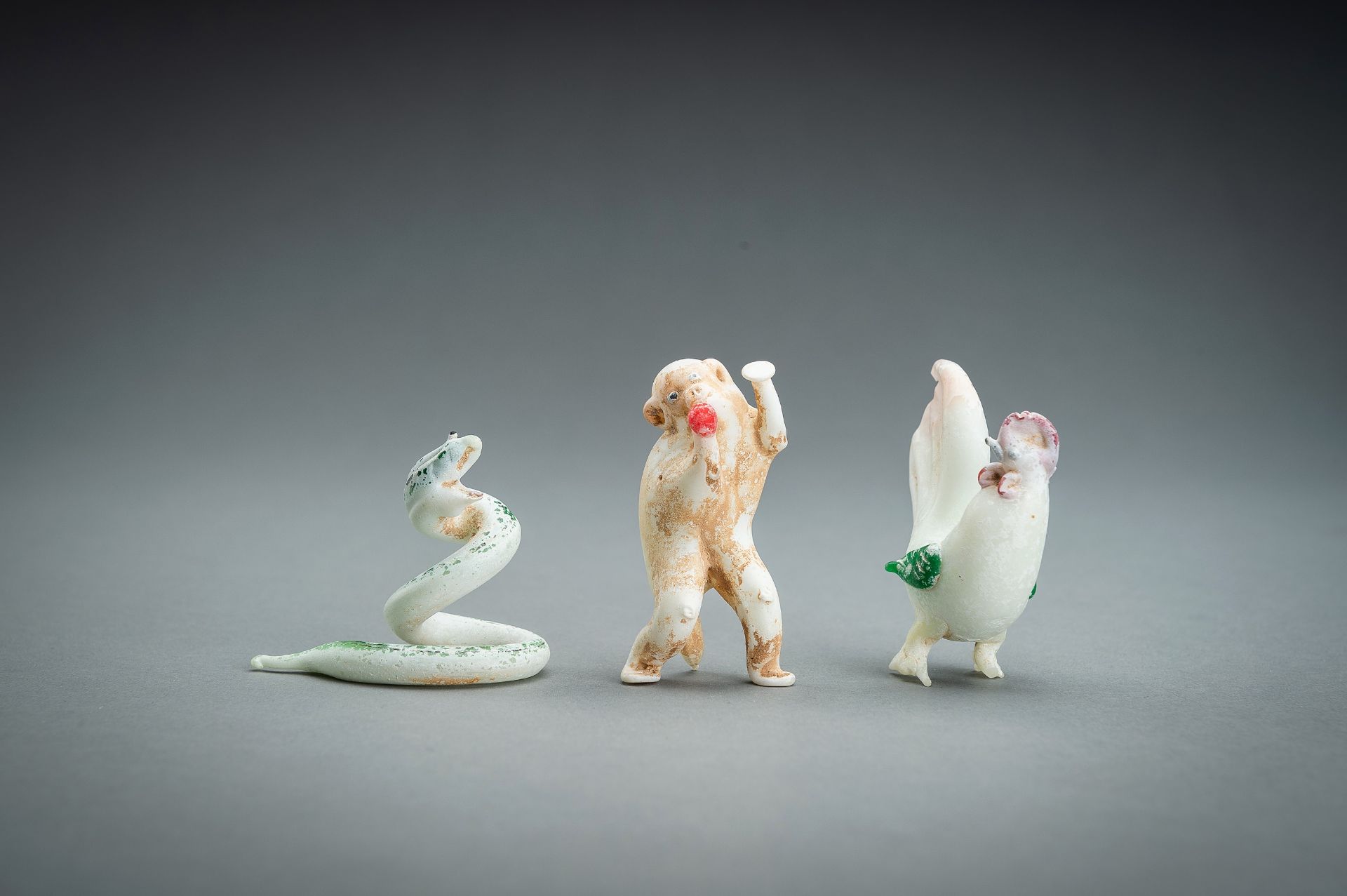 A RARE GROUP OF FIVE 'ZODIAC' GLASS FIGURES, QING DYNASTY OR EARLIER - Image 6 of 19