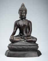A BRONZE FIGURE OF BUDDHA SHAKYAMUNI, 18TH-19TH CENTURY