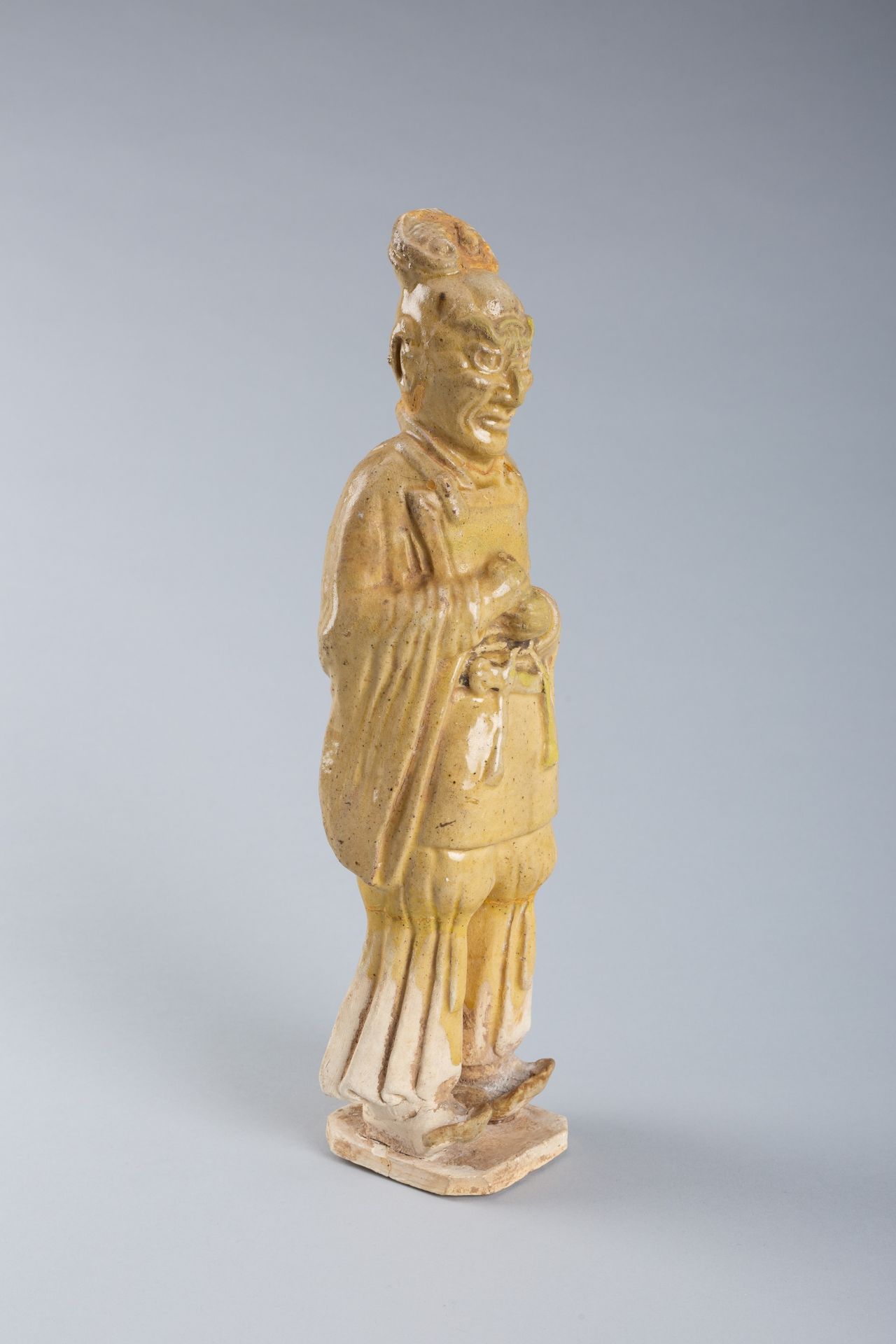 A STRAW GLAZED POTTERY FIGURE OF A TOMB GUARDIAN, SUI TO TANG DYNASTY - Bild 11 aus 15