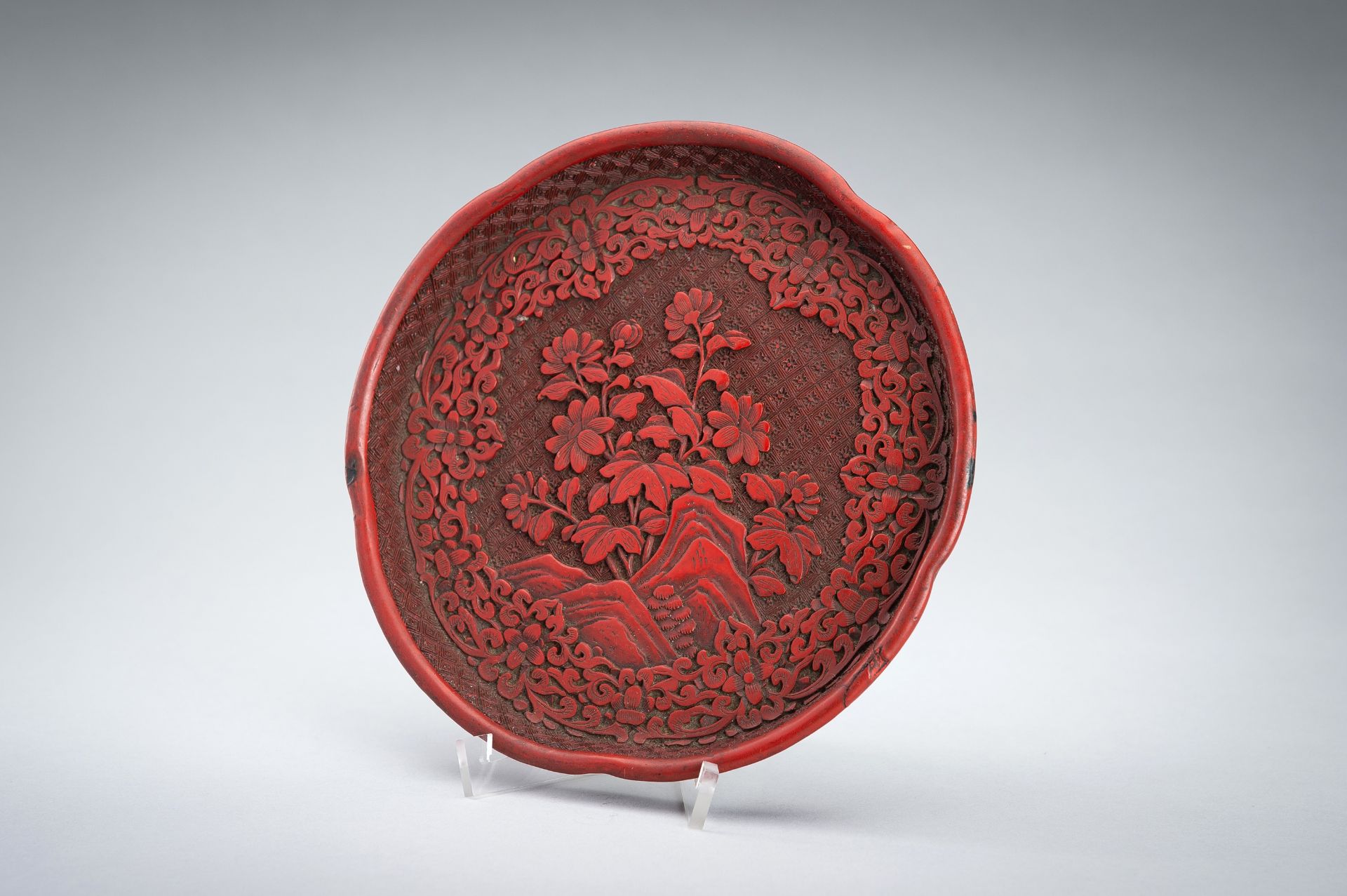 A CINNABAR LACQUER TRAY, 19TH CENTURY - Image 8 of 12