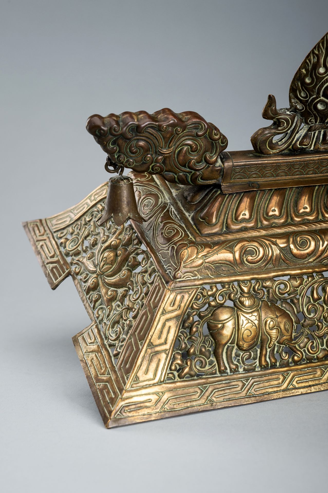 A GILT COPPER REPOUSSE CENSER AND RETICULATED COVER, FANGDING, QING DYNASTY - Image 12 of 20
