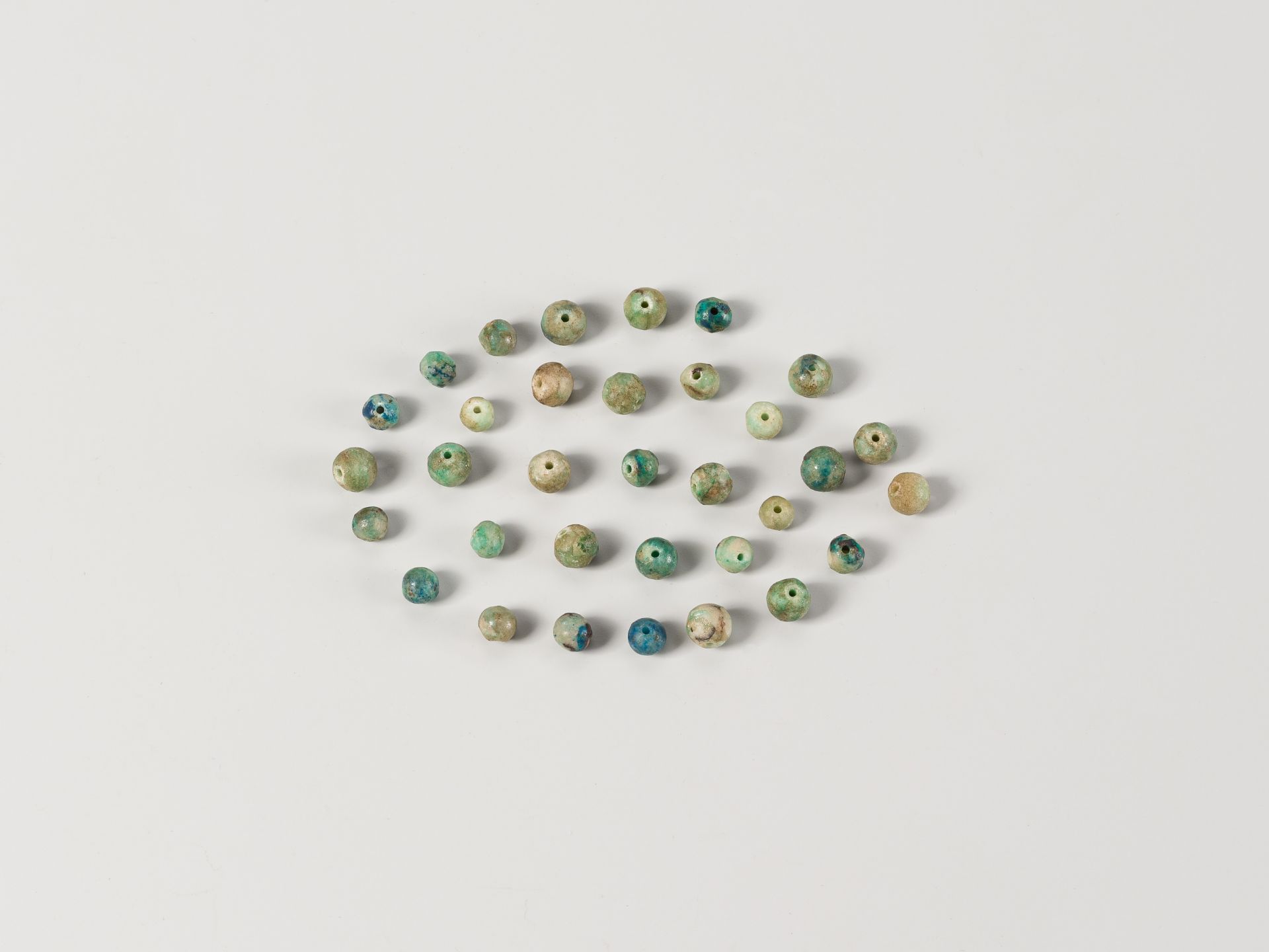 A LOT WITH 64 SMALL TURQUOISE AND LAPIS LAZULI BEADS, 19TH CENTURY OR EARLIER - Image 2 of 8