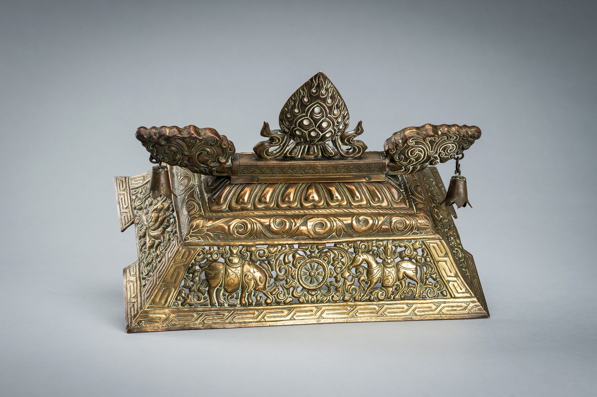 A GILT COPPER REPOUSSE CENSER AND RETICULATED COVER, FANGDING, QING DYNASTY - Image 15 of 20