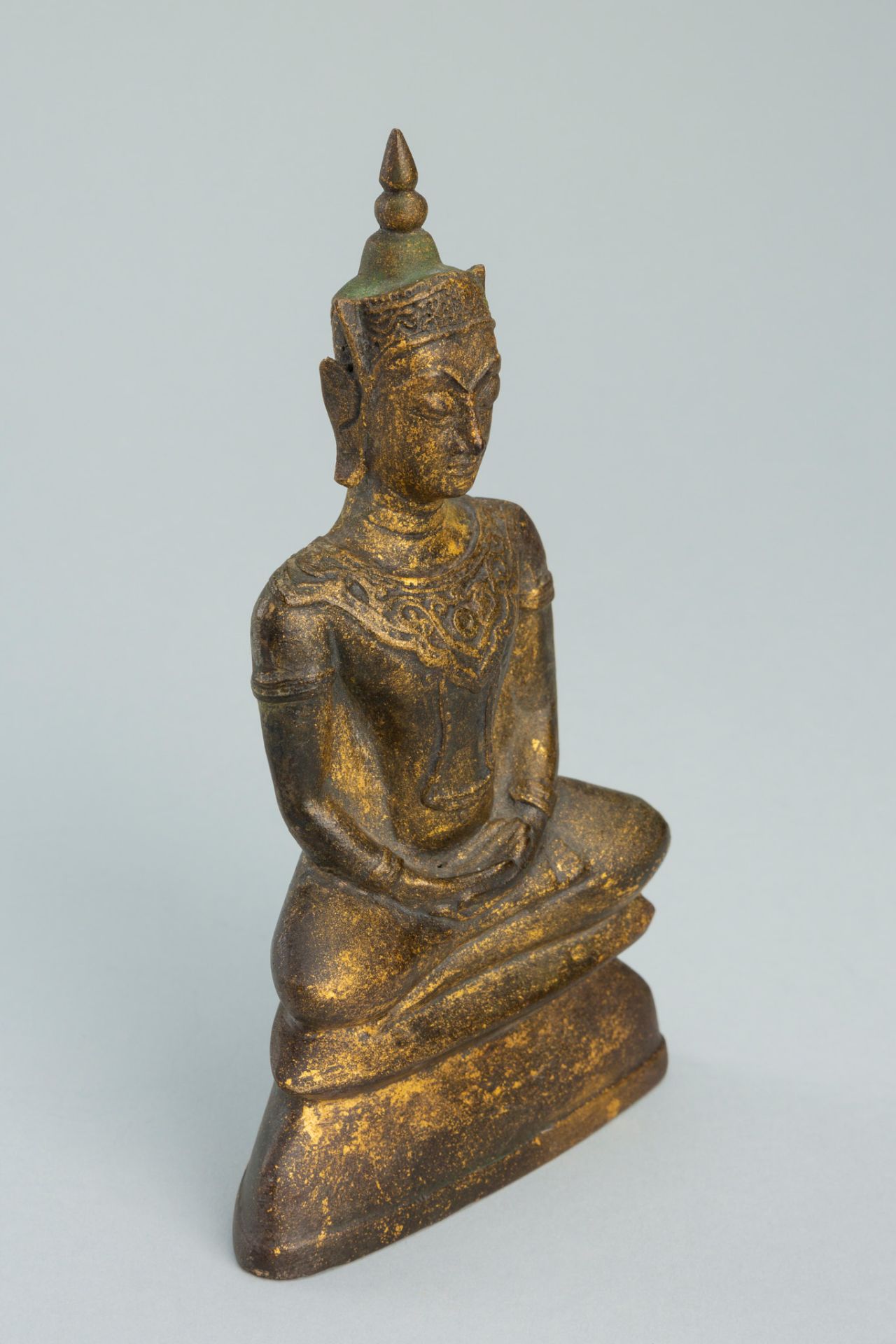 A THAI BRONZE FIGURE OF BUDDHA, AYUTTHAYA STYLE - Bild 2 aus 10