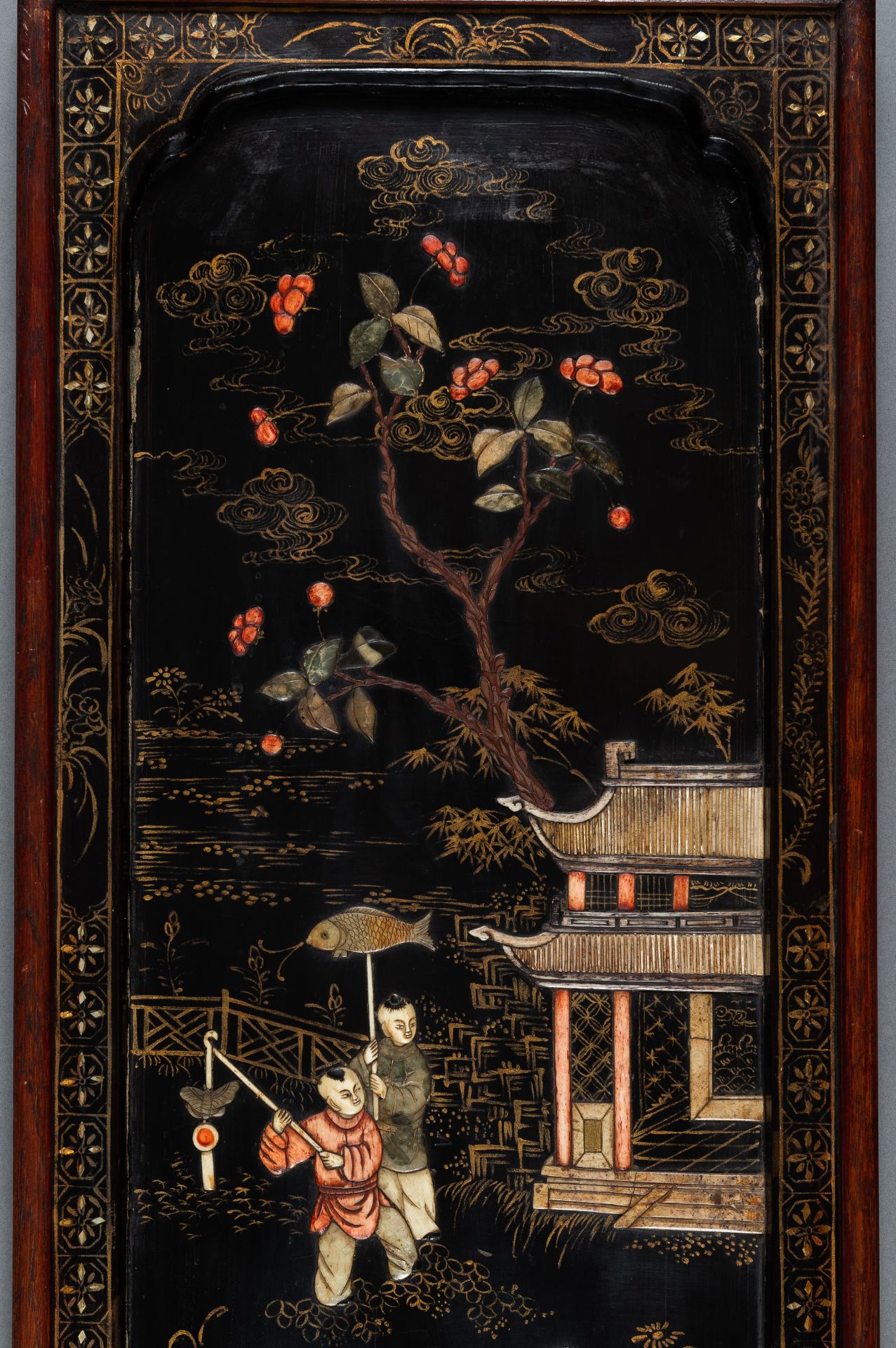 A PAIR OF INLAID LACQUERD WOOD PANELS, LATE QING - Image 14 of 16