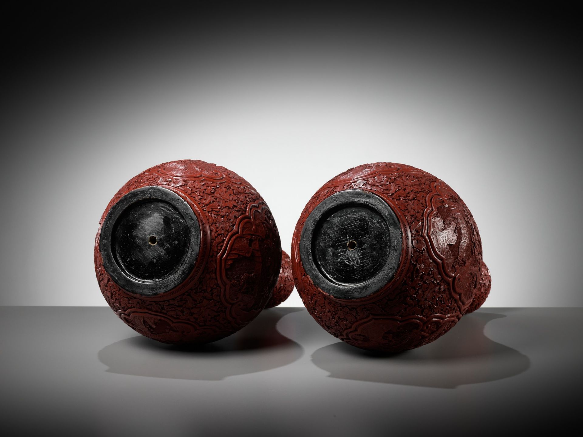 A PAIR OF LARGE CINNABAR LACQUER GARLIC HEAD VASES, CHINA, 1800-1850 - Image 13 of 14