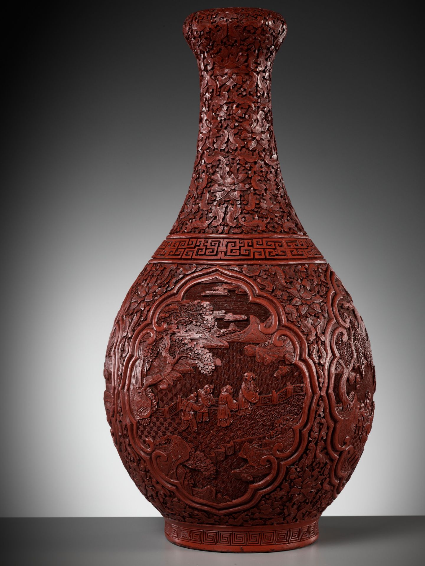 A PAIR OF LARGE CINNABAR LACQUER GARLIC HEAD VASES, CHINA, 1800-1850 - Image 2 of 14