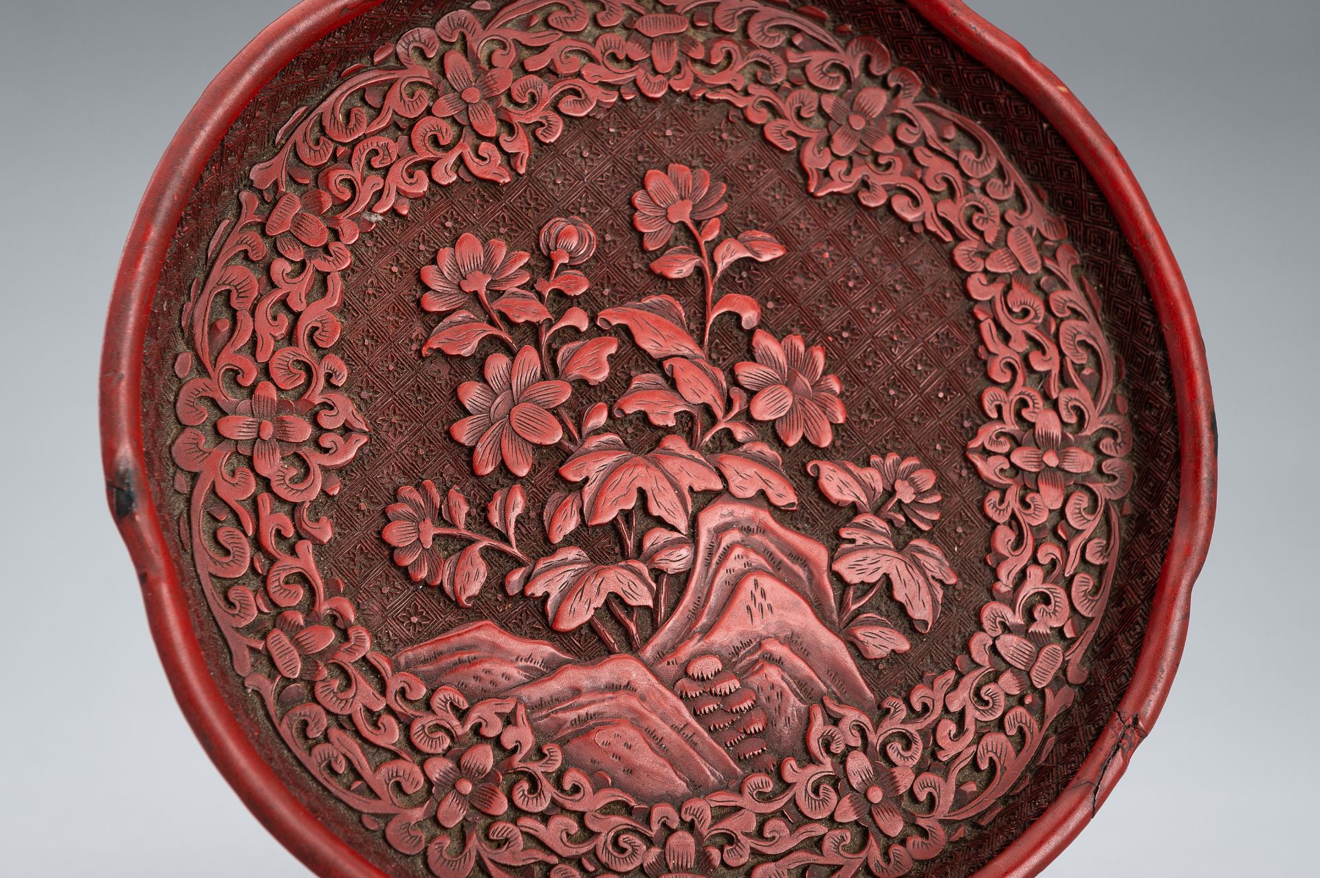 A CINNABAR LACQUER TRAY, 19TH CENTURY - Image 4 of 12