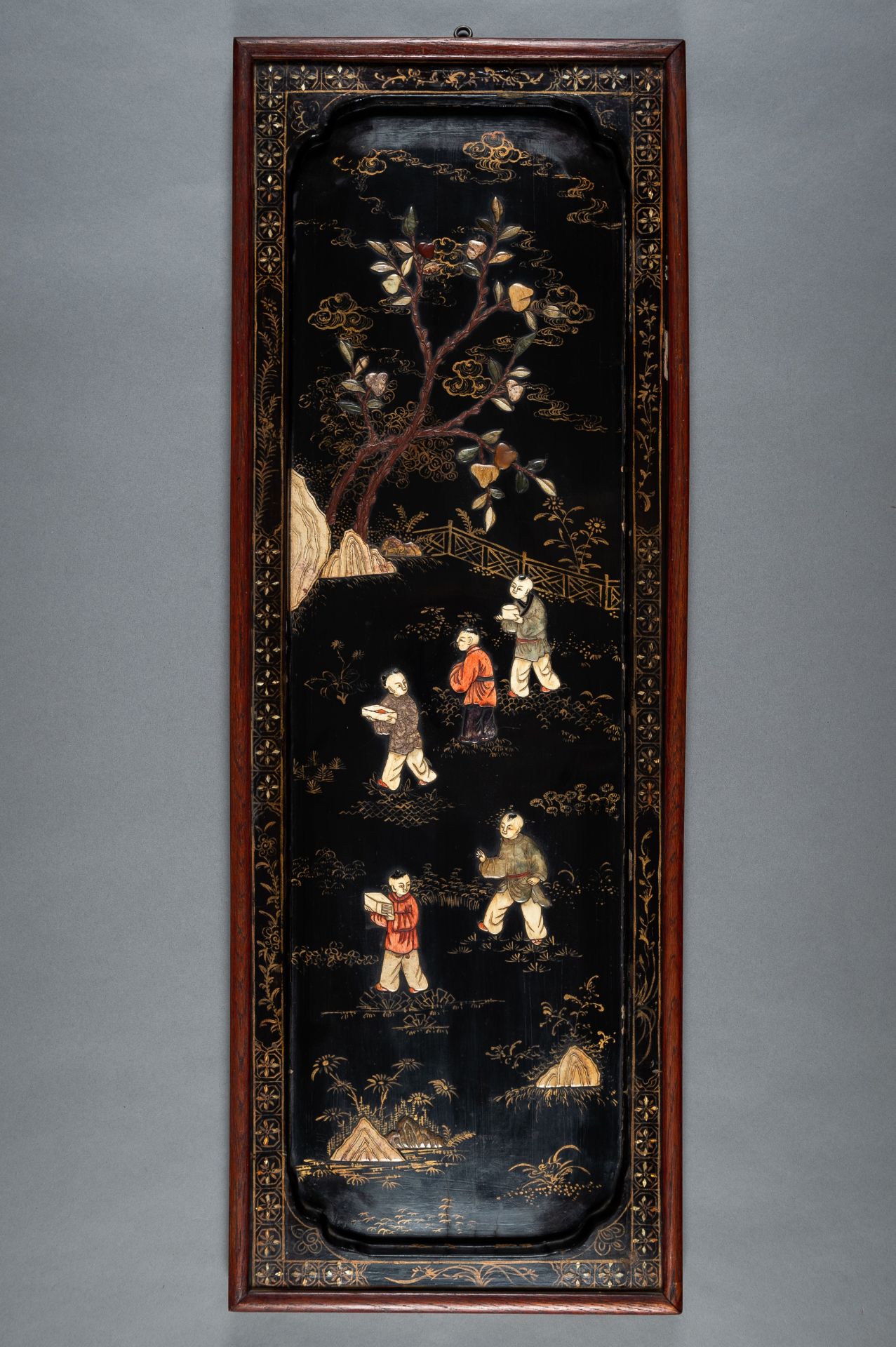 A PAIR OF INLAID LACQUERD WOOD PANELS, LATE QING - Image 3 of 16