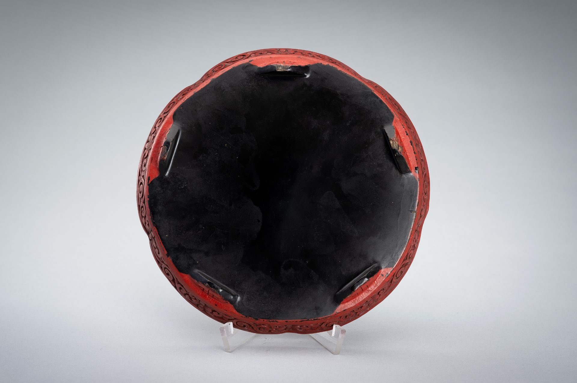 A CINNABAR LACQUER TRAY, 19TH CENTURY - Image 12 of 12