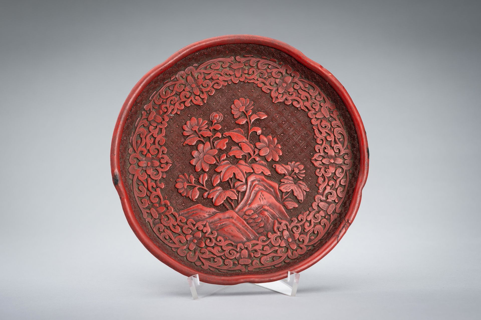 A CINNABAR LACQUER TRAY, 19TH CENTURY - Image 2 of 12